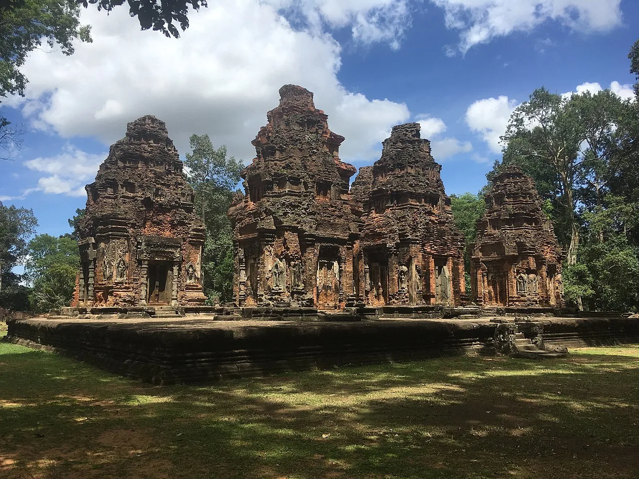 1280px-Preah_Ko_1